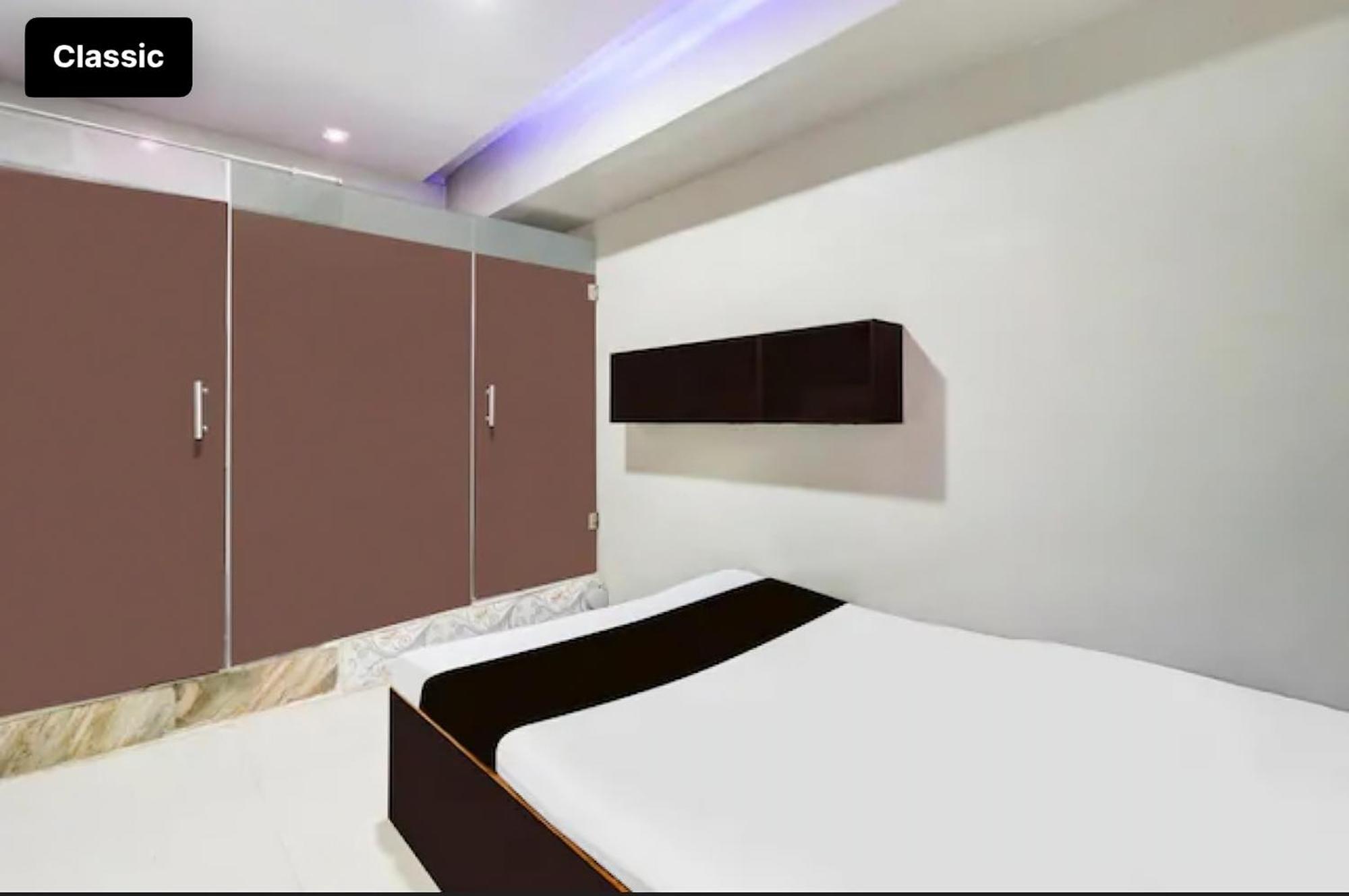 Selfie Rooms Surate Exterior foto