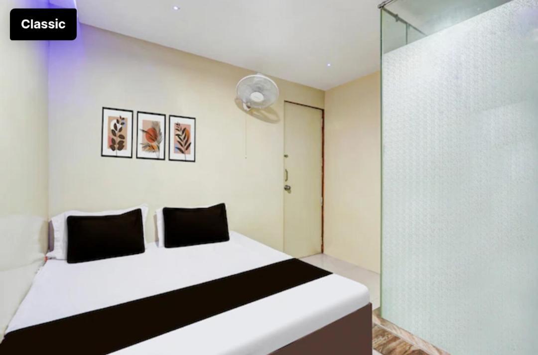 Selfie Rooms Surate Exterior foto