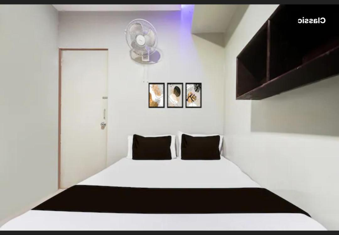 Selfie Rooms Surate Exterior foto